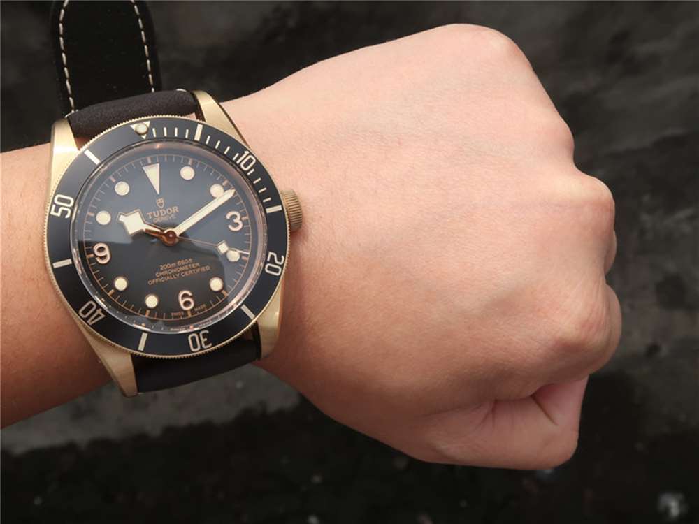 XF厂帝舵碧湾青铜型小铜盾M79250BA评测,贝克汉姆同款 第14张