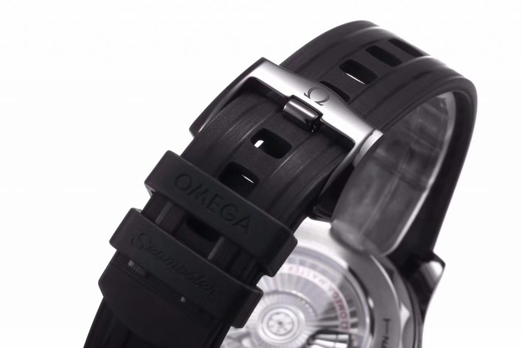 VS厂欧米茄新海马系列300米陶瓷黑面腕表详细评测  第8张