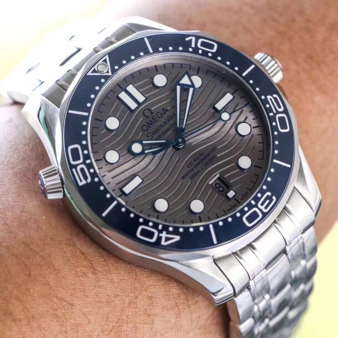 VS厂欧米茄海马300银灰盘腕表做工怎么样-陶瓷表盘表圈  第10张