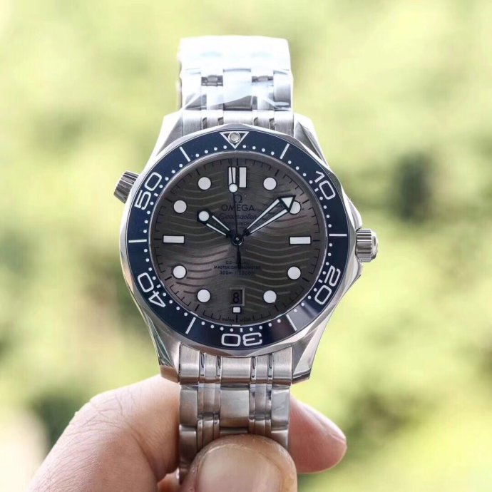 VS厂欧米茄海马300银灰盘腕表做工怎么样-陶瓷表盘表圈  第11张