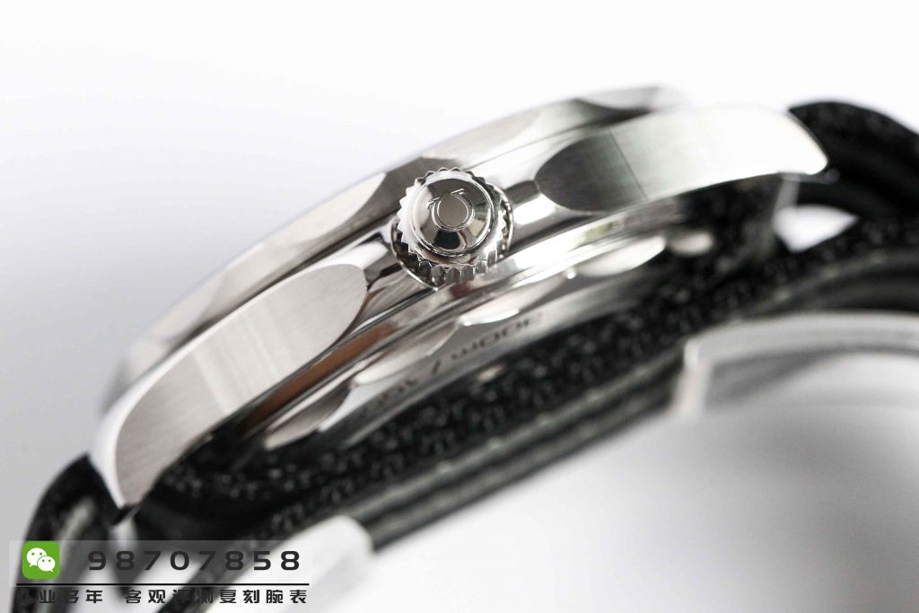 VS厂欧米茄海马300米尼龙表带腕表评测-男士必备  第8张