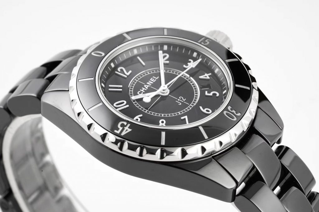 XF厂复刻香奈儿J12系列H0682腕表还原程度如何  第4张