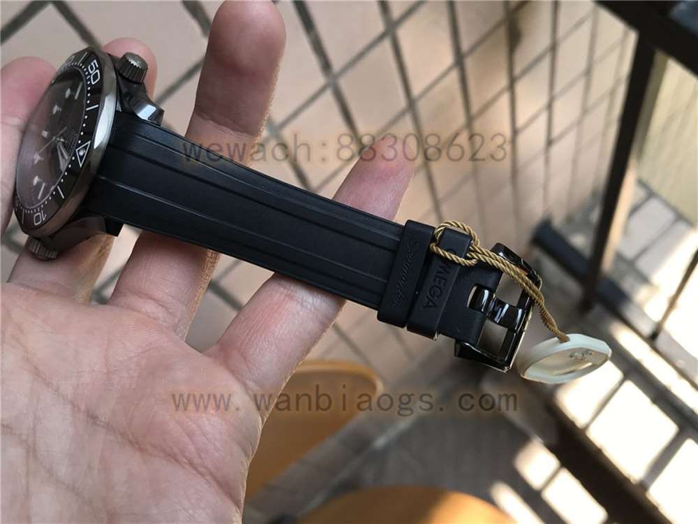 VS厂欧米茄陶瓷海马300黑暗骑士复刻表做工评测-实拍展示 第25张